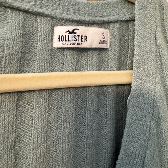 Hollister sweater - Picture 3 of 3